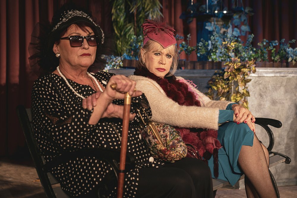 NEJSTARŠÍ ŘEMESLO - divadelní představení 